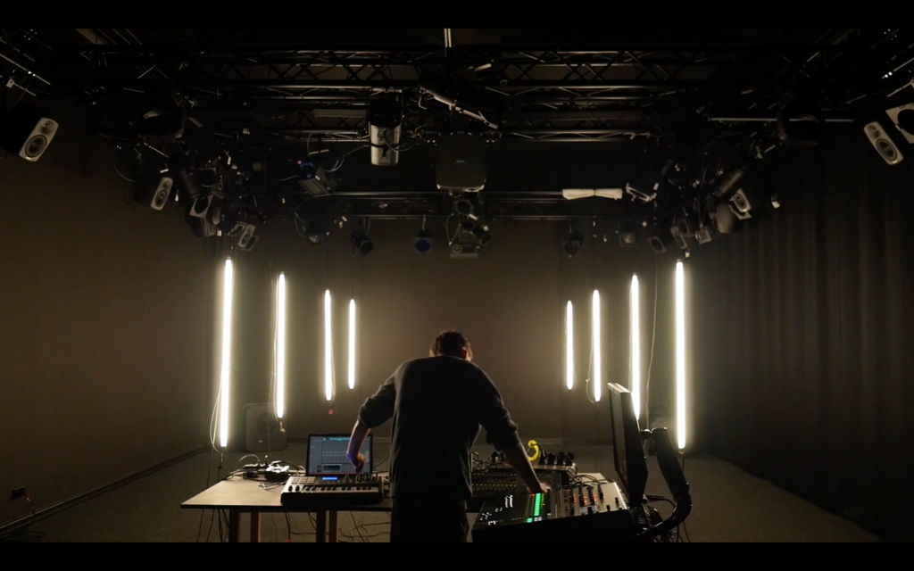 Synth (live) , Miles Sjoegren Performance , Light , Sound , Installation , Sculpture , Contemporary Art