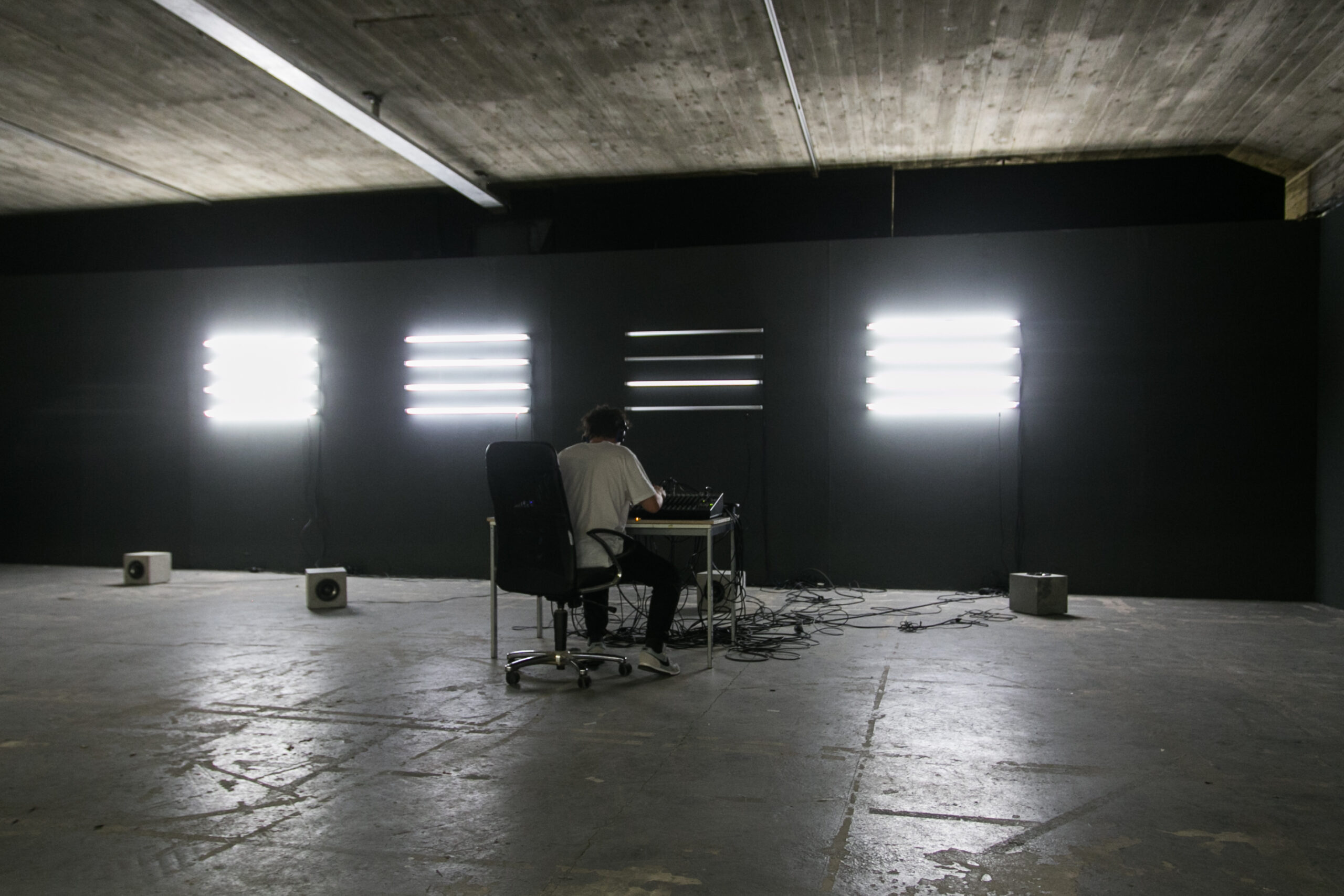 Synth (live) , Miles Sjoegren Performance , Light , Sound , Installation , Sculpture , Contemporary Art